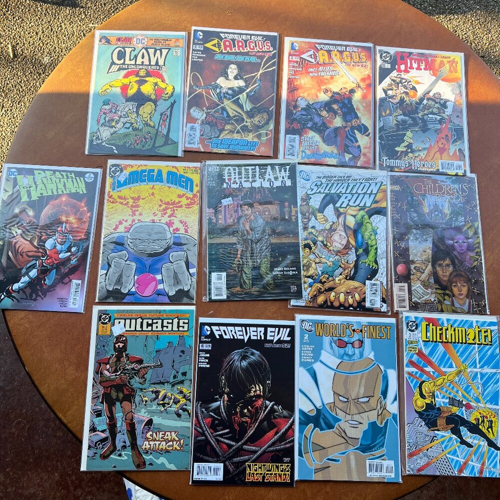 Lot of 13 DC Comics Outcasts,Forever Evil,Checkmate,Hitman,ARGUS,Claw,Outlaw Nat